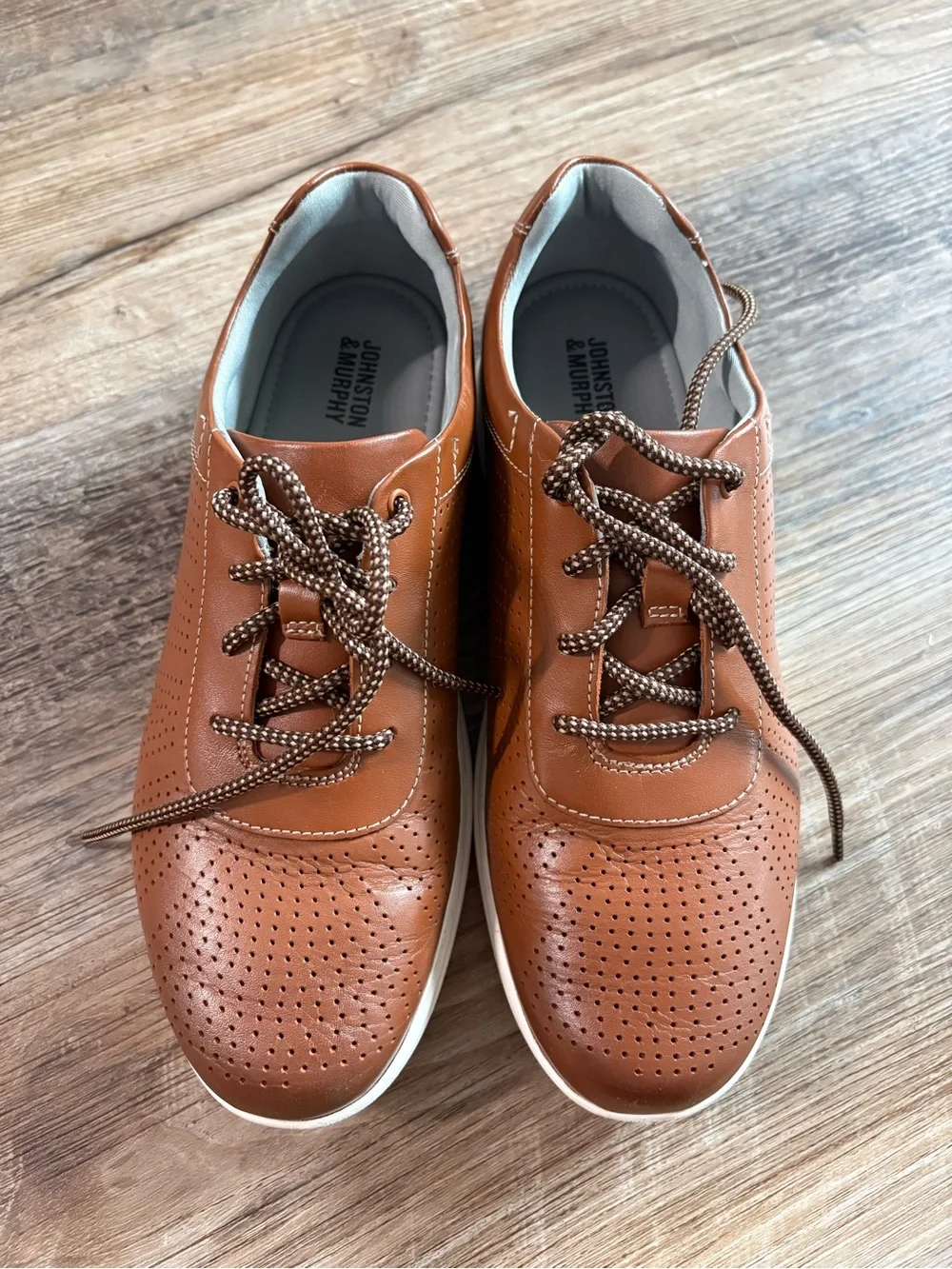 Johnston & Murphy Big Kid Activate U-Throat shoe.